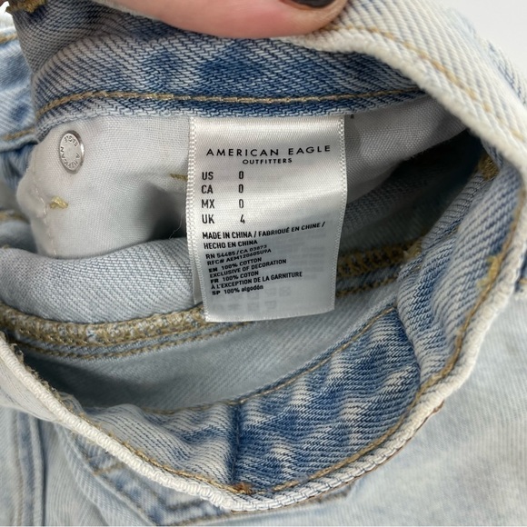 American Eagle Light Wash Bermuda Deconstructed mom shorts - Picture 10 of 10